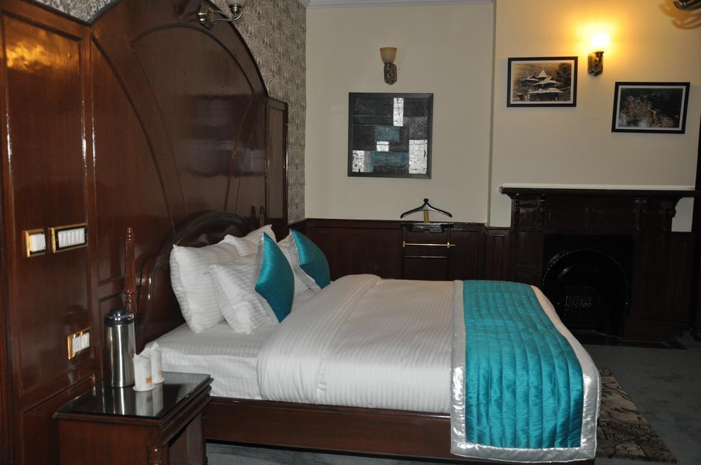 Hotel Southgate Shimla Esterno foto