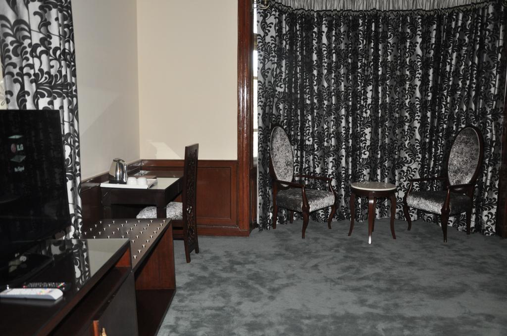 Hotel Southgate Shimla Esterno foto