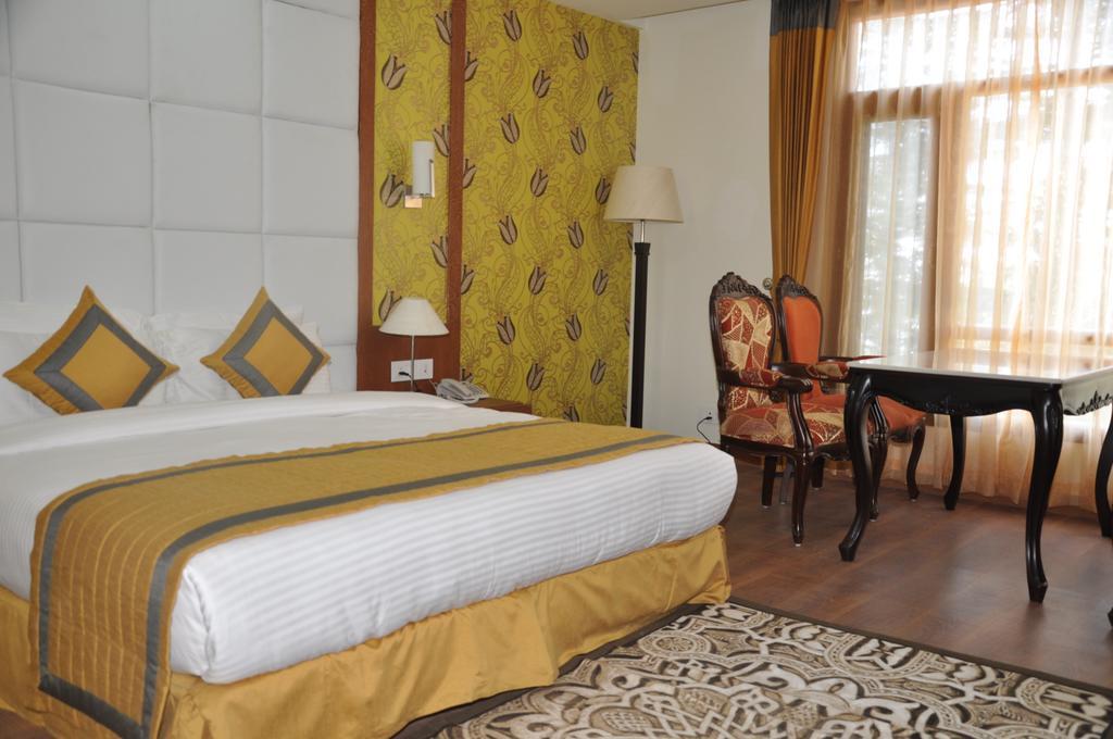 Hotel Southgate Shimla Esterno foto